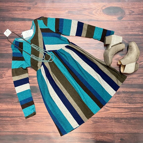 Egs Dresses & Skirts - Egs soft knit cross stripe long sleeve midi dress